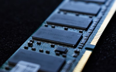 DDR4 and DDR5 RAM memory modules